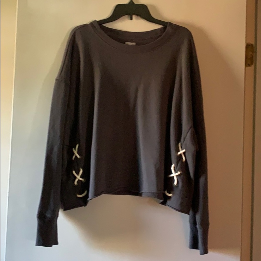 Grey sweatshirt